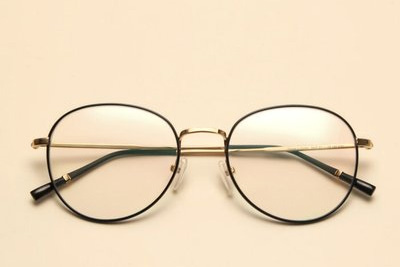 昆明市场钛合金眼镜与其他材质镜框的核心区别解析